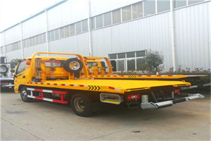 顺河附近拖车救援搭电