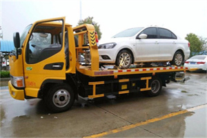 顺河附近拖车救援24小时服务热线